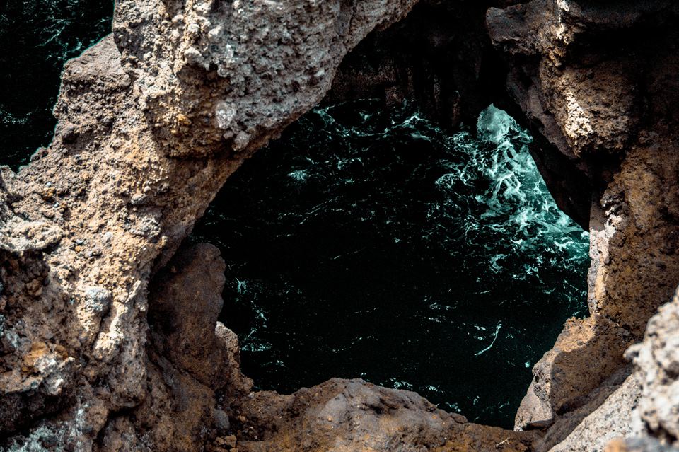 vipvipvillas-excursiones-sur-lanzarote- (5) Los Hervideros en Lanzarote